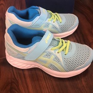 Girls size 12 ASICS tennis shoes